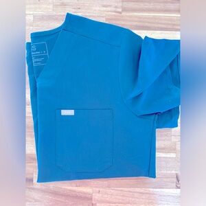 FIGS scrub top size small